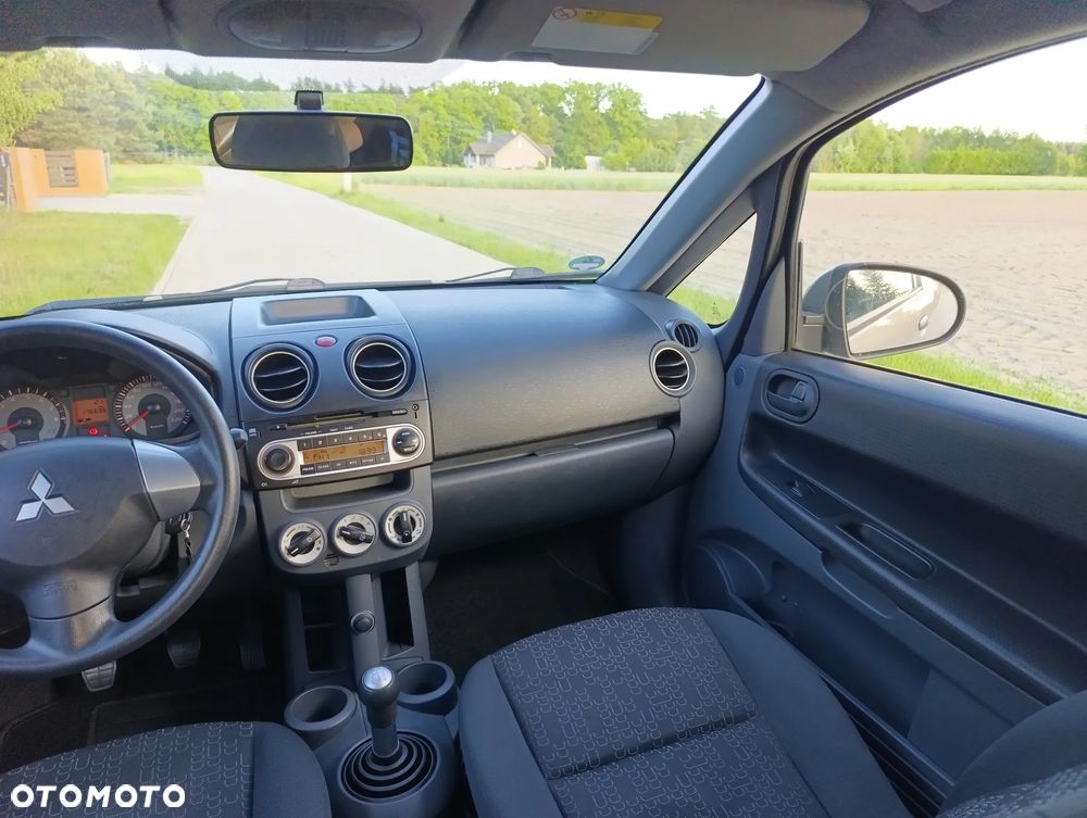 Mitsubishi Colt - 11