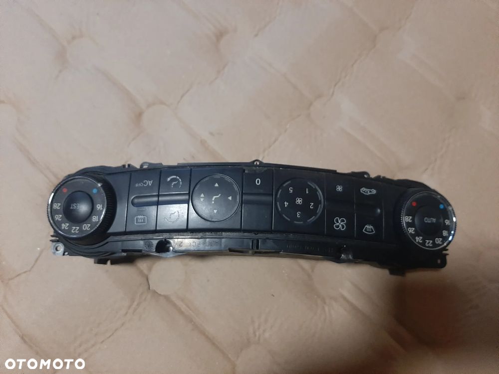 Panel sterowania klimatyzacji MERCEDES W211  2118300385 - 1