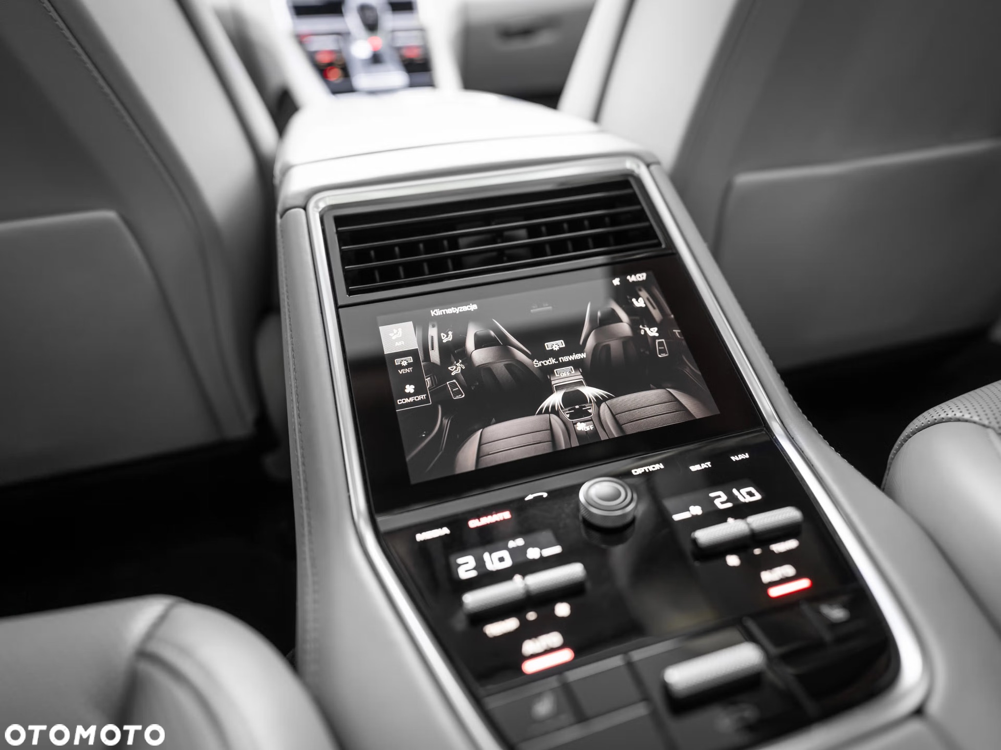 Porsche Panamera Turbo - 12