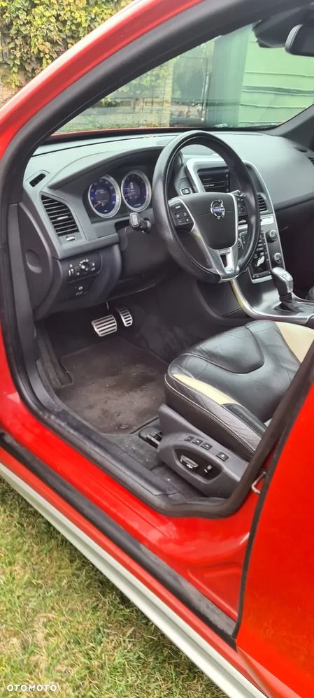 Volvo XC 60 T6 AWD R-Design Momentum - 9