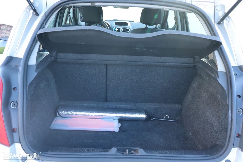 Renault Clio 1.2 16V Expression - 10