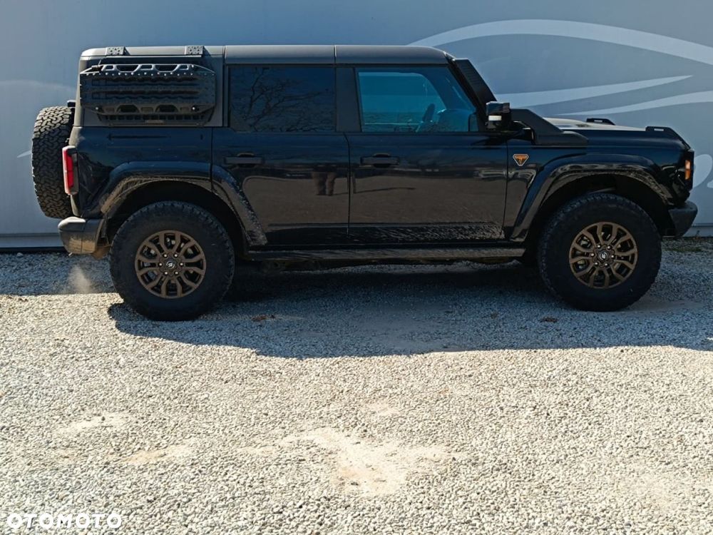 Ford Bronco - 12