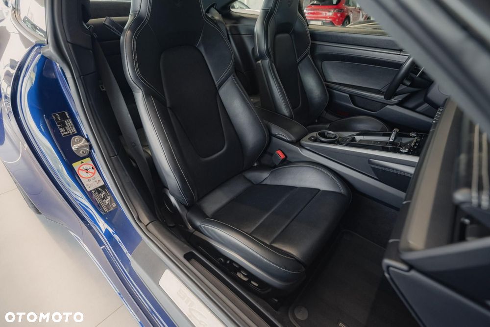 Porsche 911 Carrera 4S - 16
