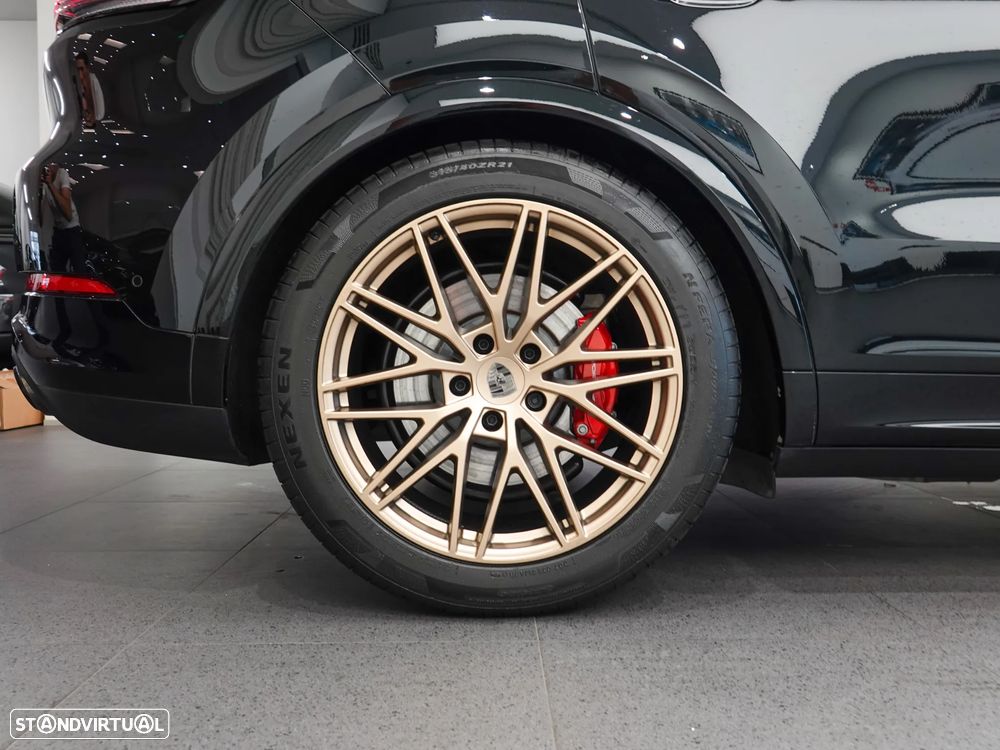 Porsche Cayenne Turbo E-Hybrid - 25