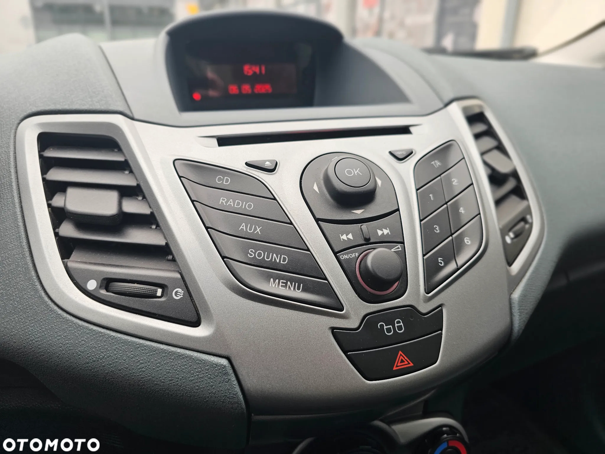 Ford Fiesta 1.25 Ambiente - 24