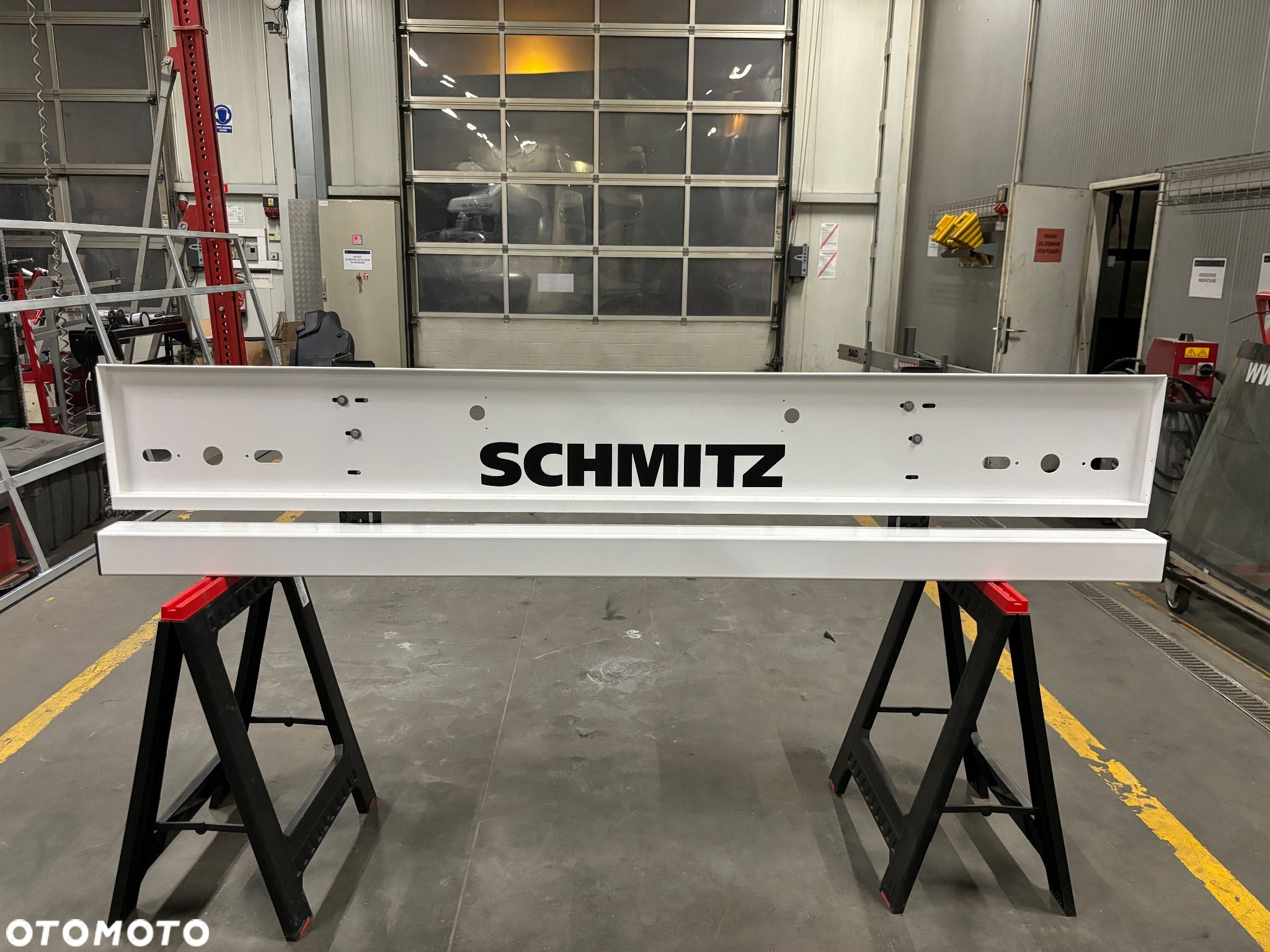 Zderzak belka schmitz blenda wspornik lamp krone - 1