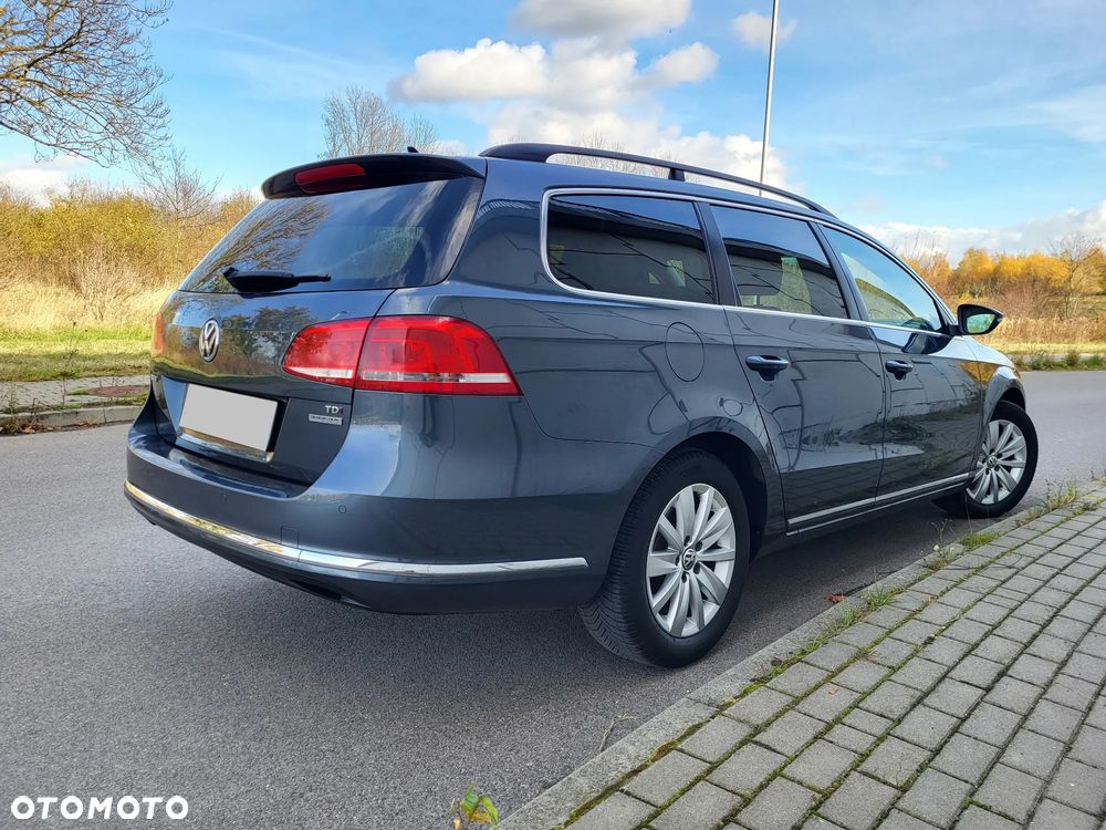 Volkswagen Passat - 4