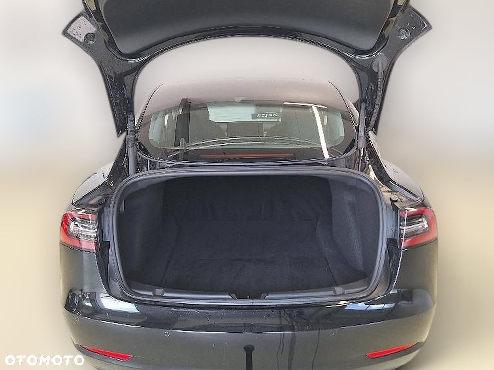 Tesla Model 3 - 13
