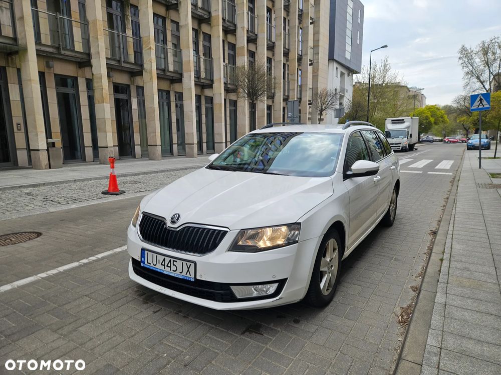 Skoda Octavia 1.6 TDI Edition DSG - 10