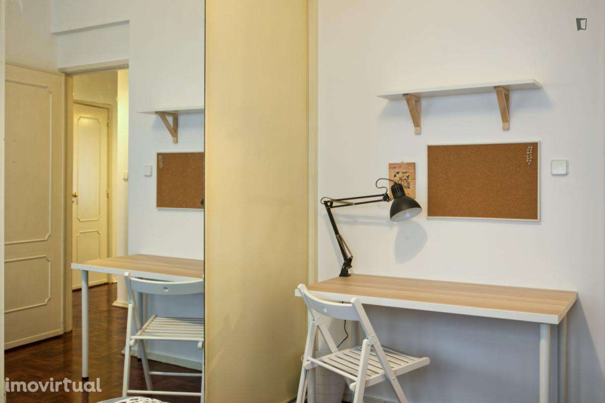 Quarto - localizado em Benfica Lisbon - Grande imagem: 5/56