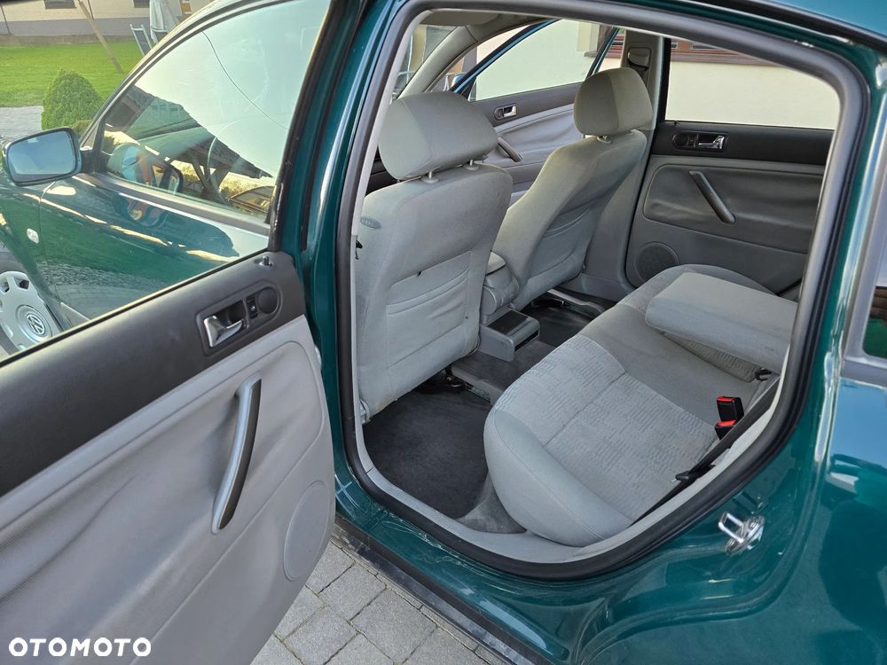 Volkswagen Passat 1.9 TDI Trendline - 13