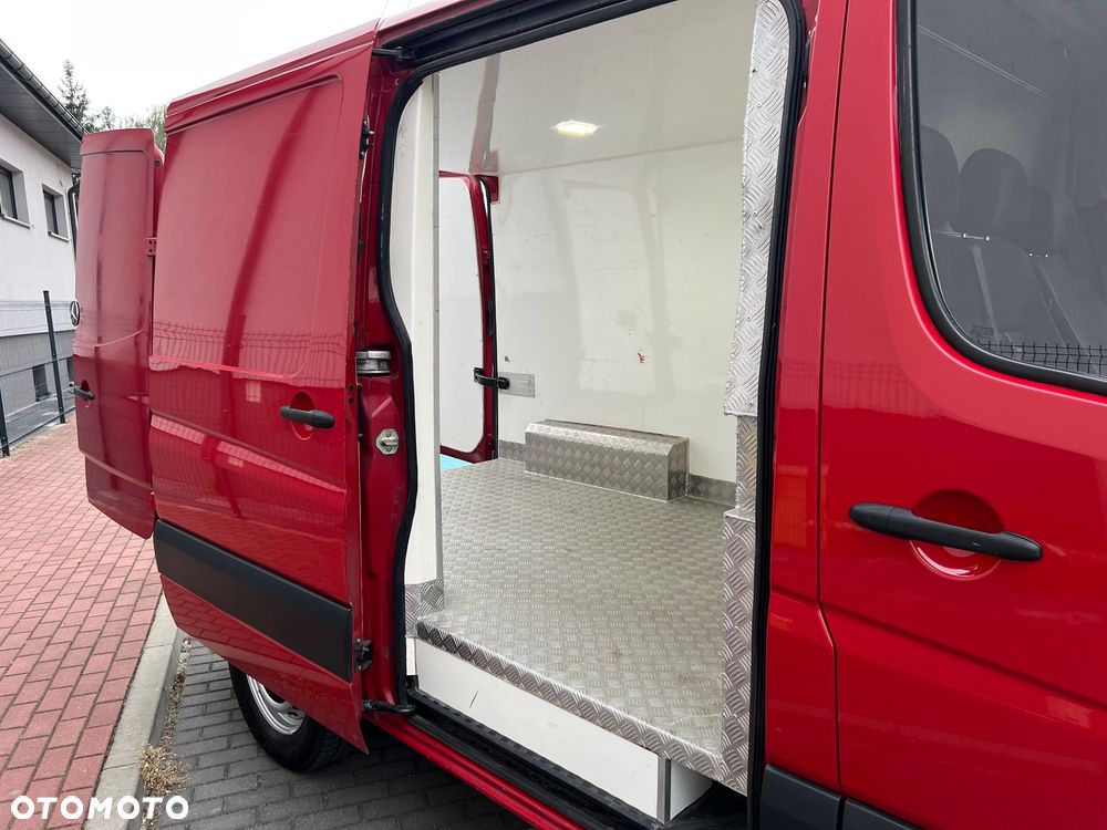 Mercedes-Benz Sprinter - 9