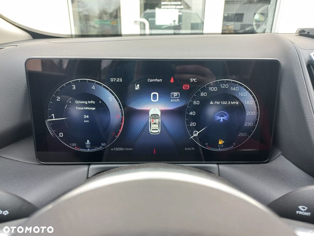 Hongqi HS3 - 11