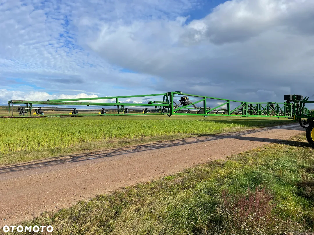 John Deere 832 - 13