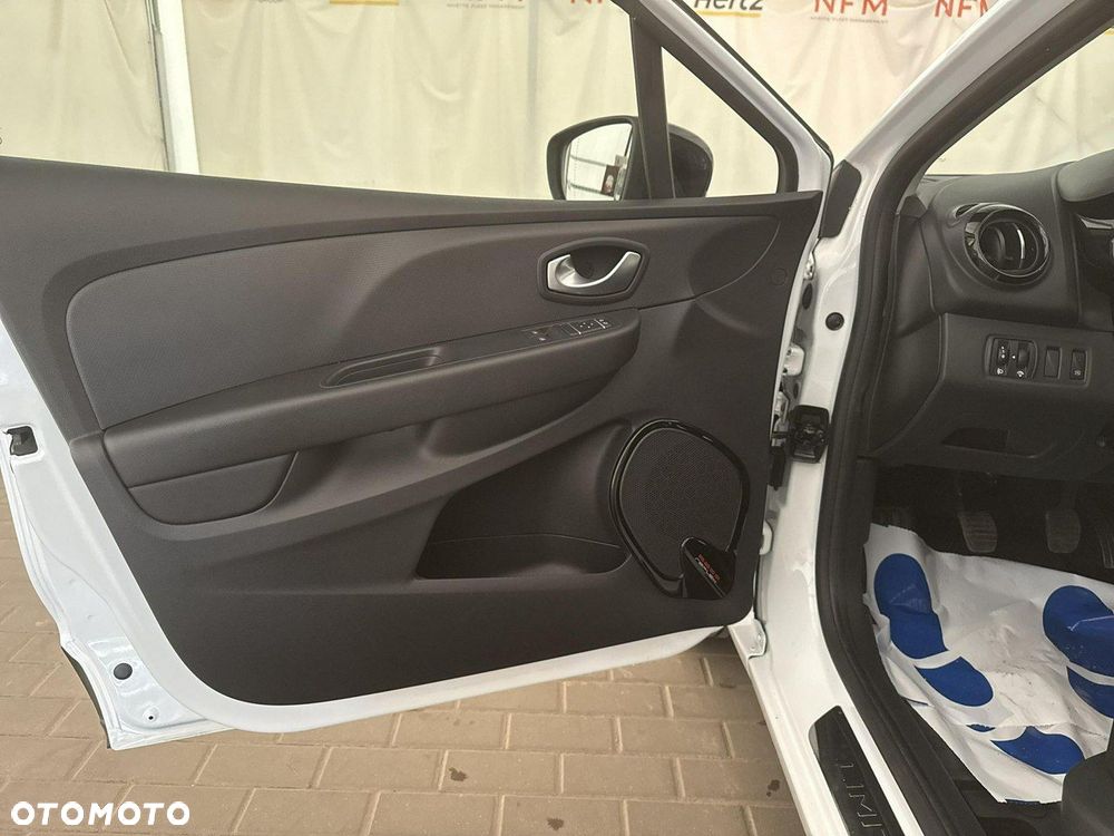 Renault Clio - 10
