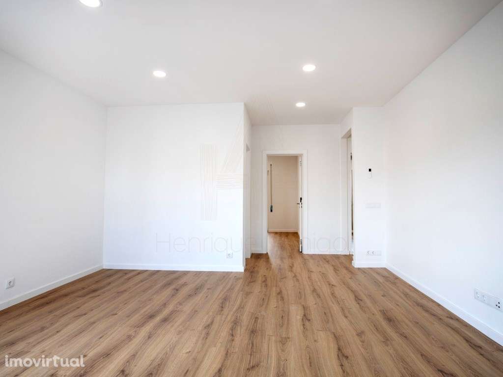 Excelente Apartamento T2 no centro de Santana - Grande imagem: 4/30