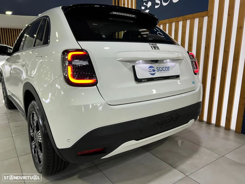 Fiat 600e 54 kWh (RED) - 8