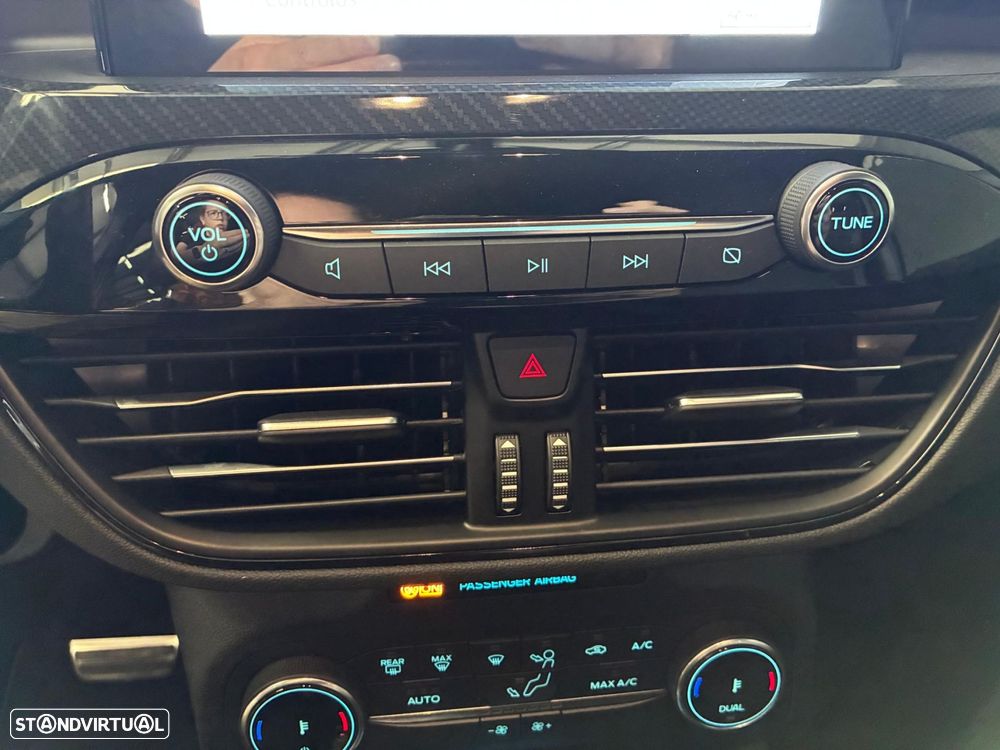 Ford Kuga - 32