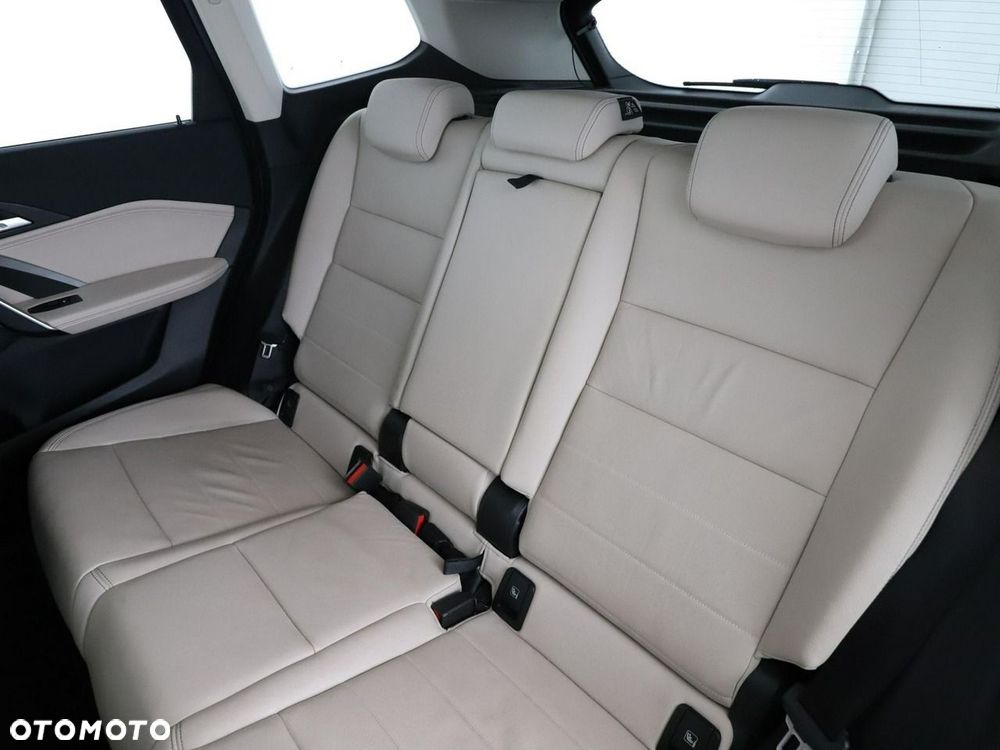 BMW iX1 xDrive30 xLine - 19