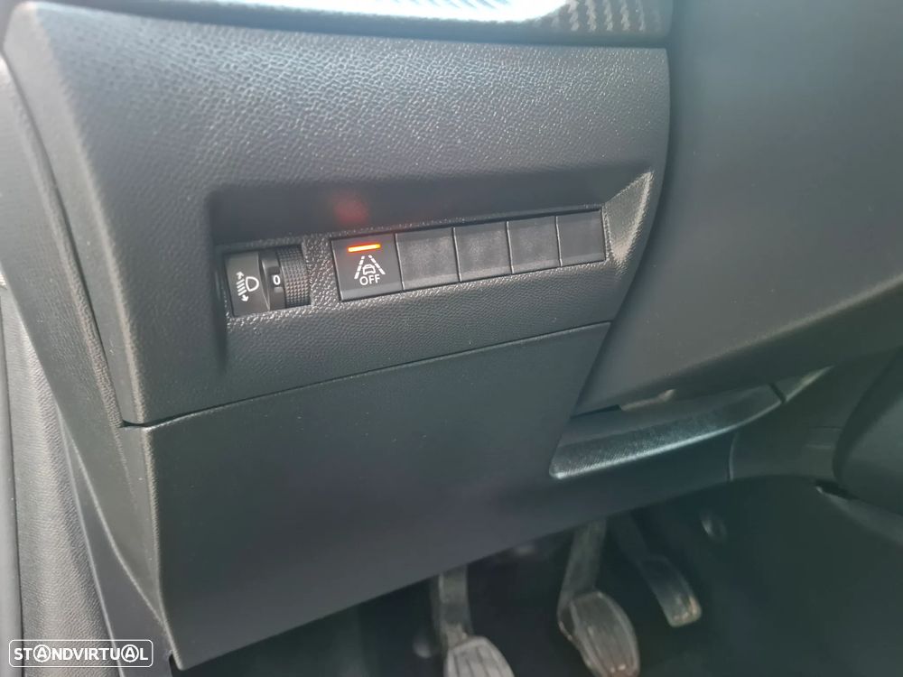 Peugeot 208 PureTech 100 Allure Pack - 29