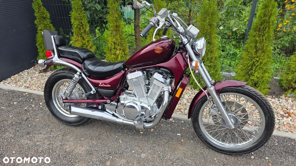 Suzuki Intruder - 1