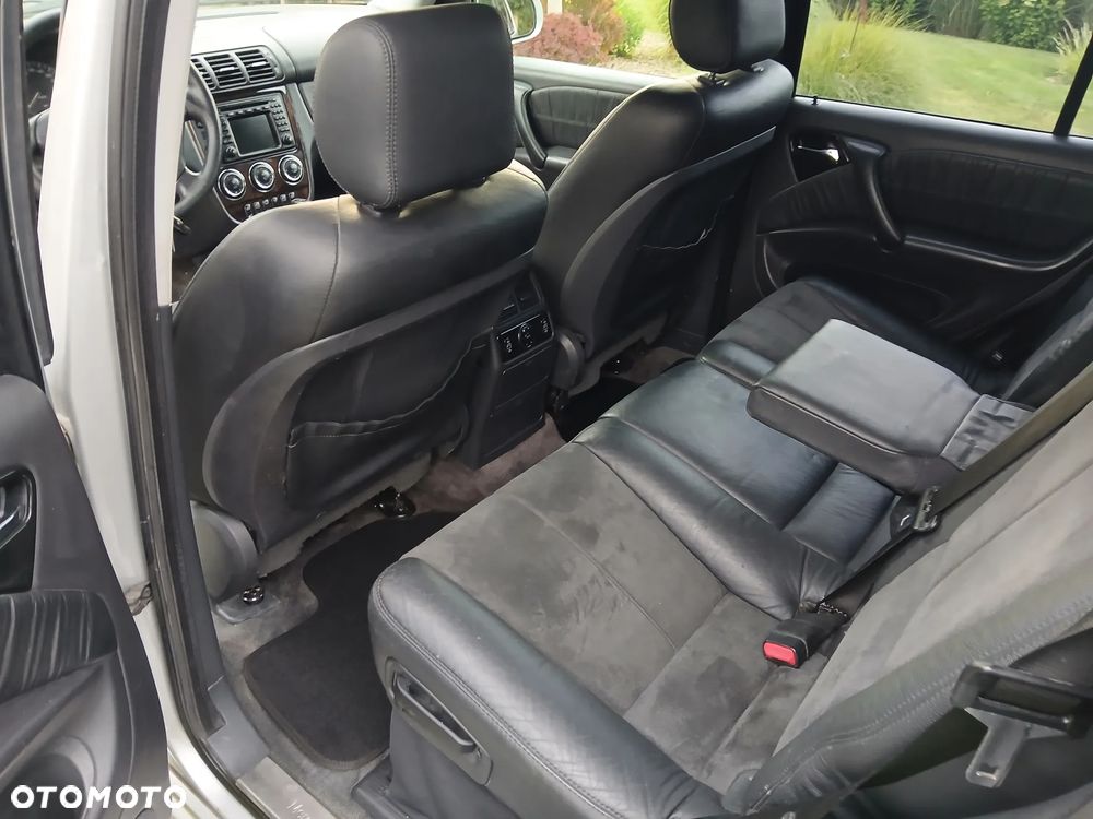 Mercedes-Benz ML - 12