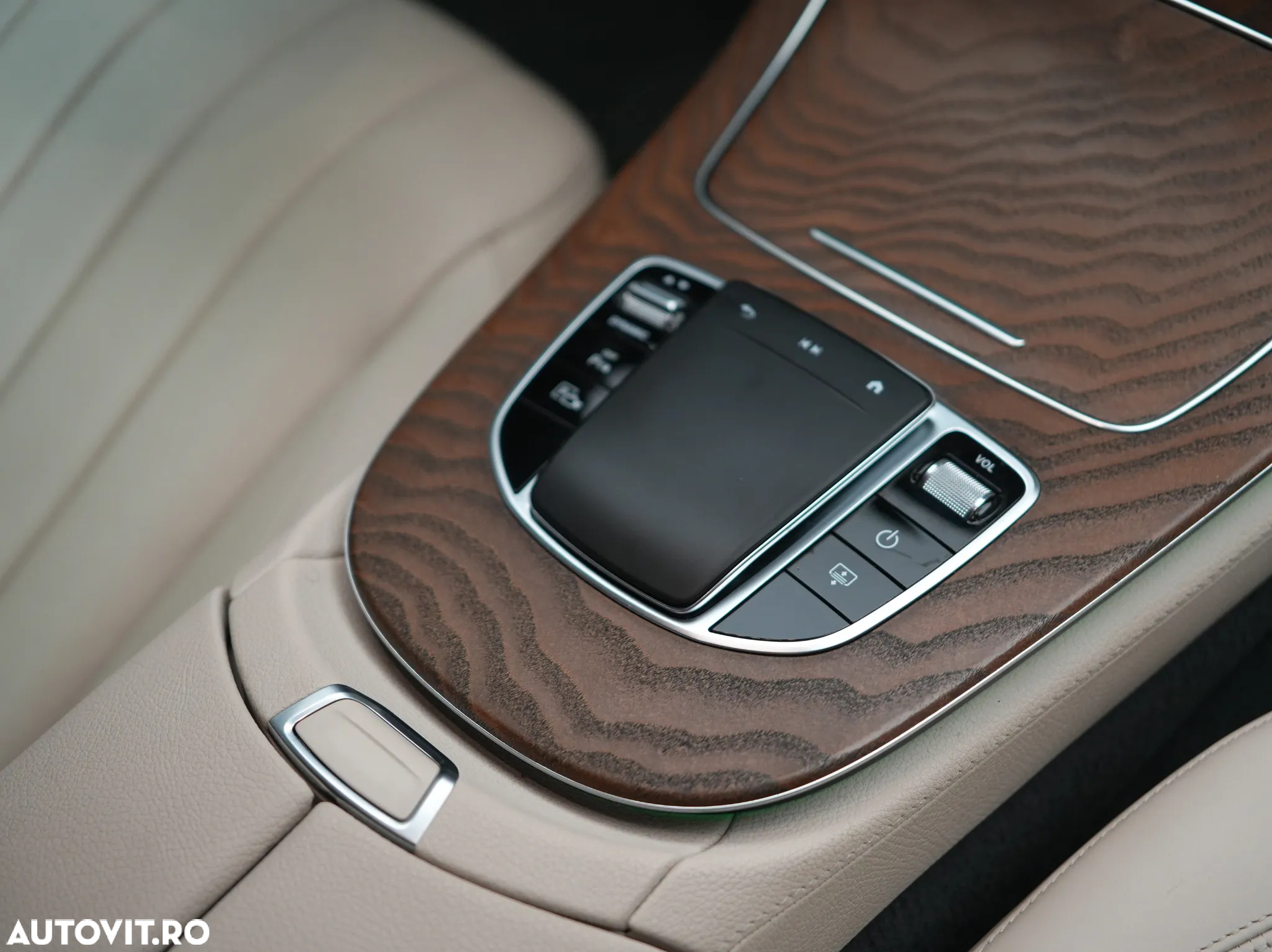 Mercedes-Benz E 300e 9G-TRONIC - 24