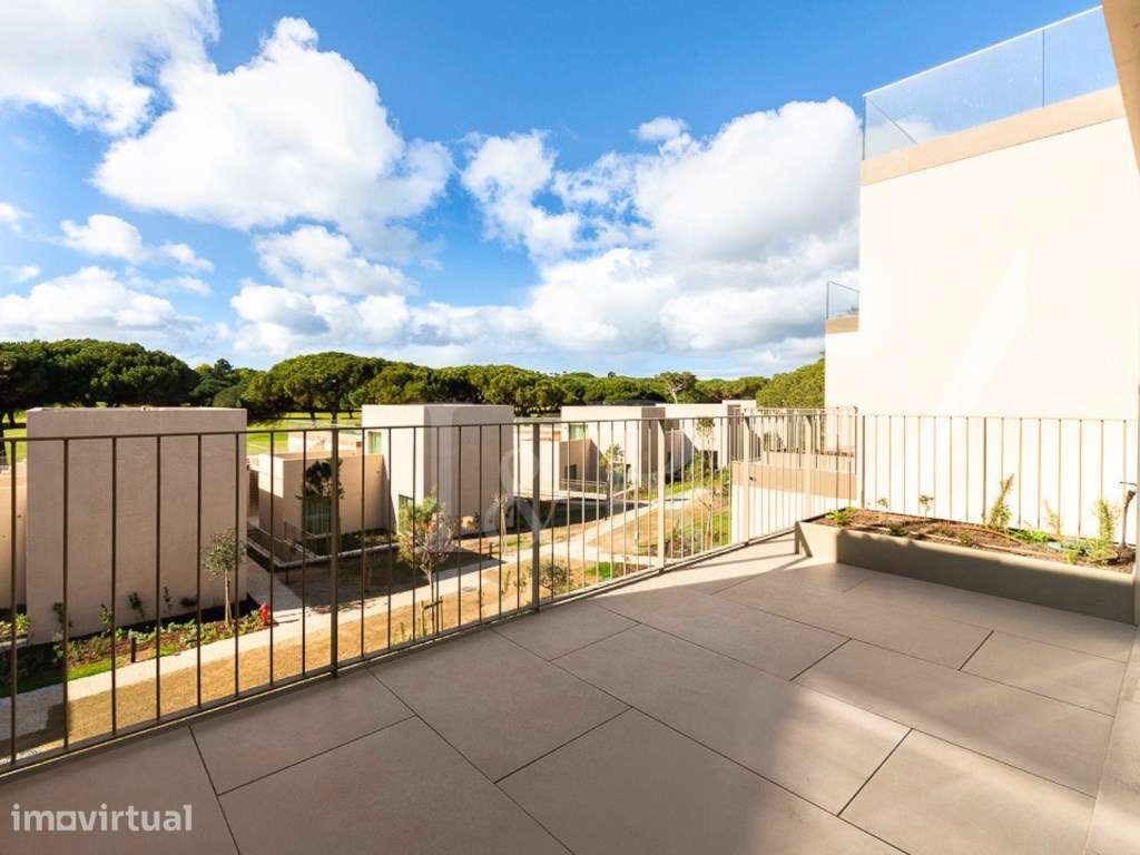 Apartamento T4 duplex com piscina na Quinta da Marinha - Grande imagem: 4/55