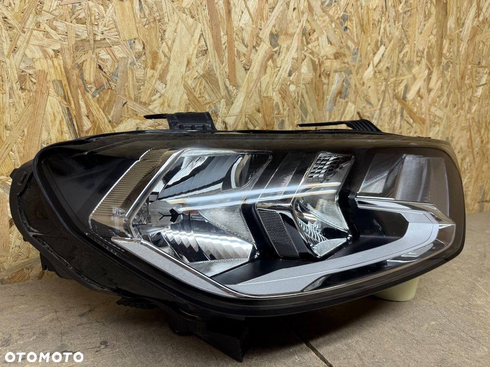 LAMPA PRZÓD PRAWA PRZEDNIA PRAWA ZWYKŁA AUDI A1 82A 82A941004 - 17