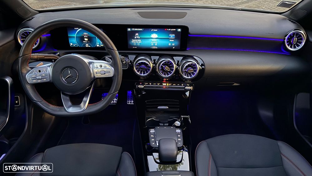 Mercedes-Benz A 250 Limousine e AMG Line - 22