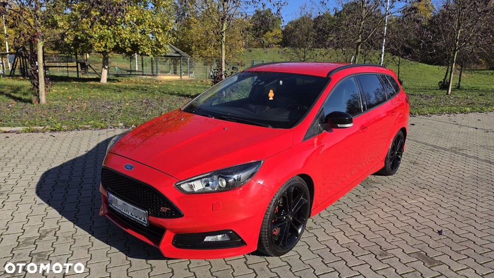 Ford Focus 2.0 EcoBoost ST mit Leder-Sport-Paket - 1