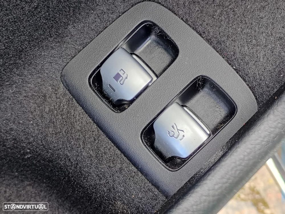 Mercedes-Benz E 300 e AMG Line - 21