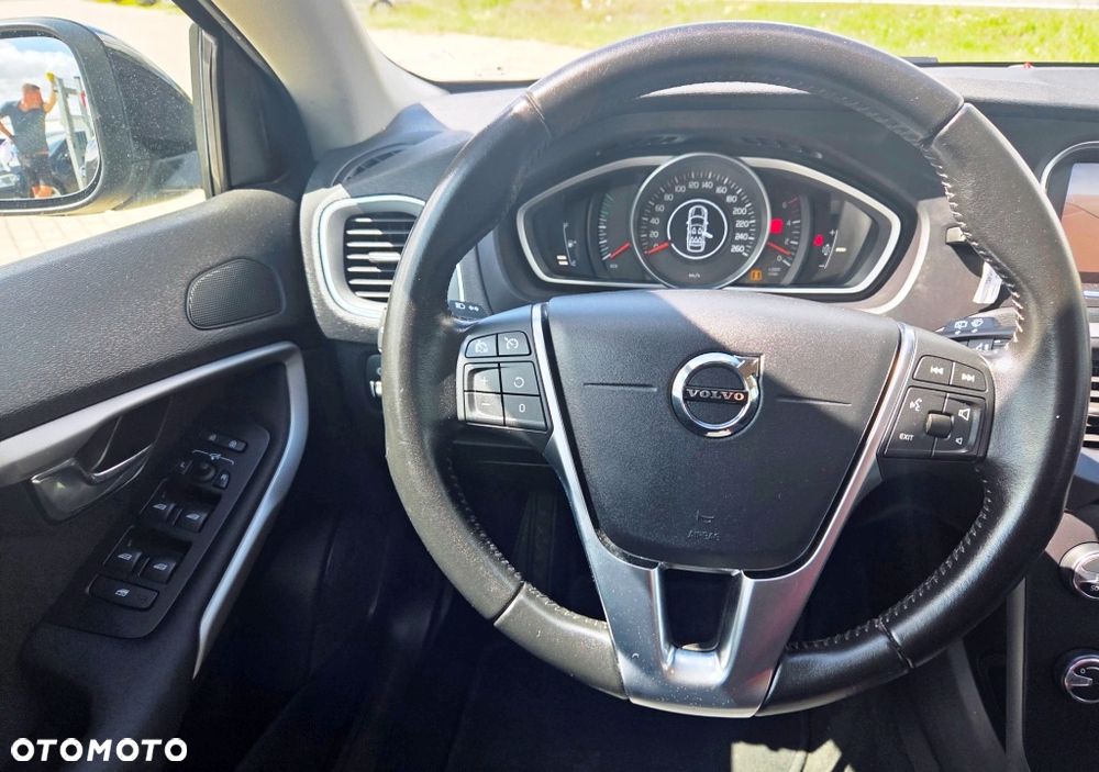 Volvo V40 D2 Momentum - 36