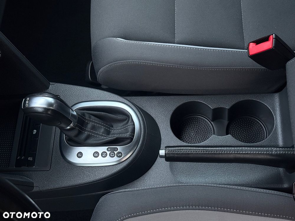 Volkswagen Touran - 17