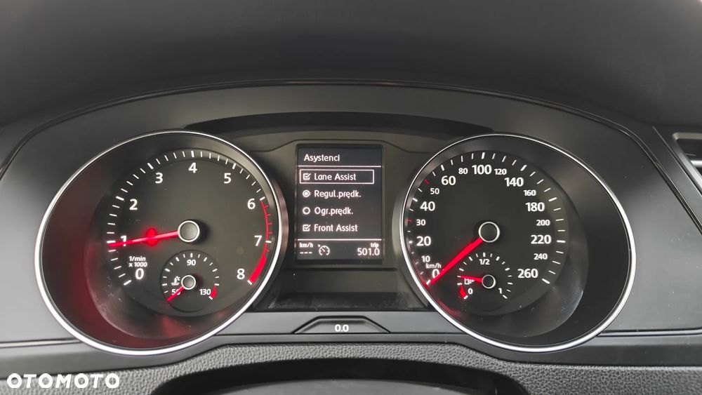 Volkswagen Passat - 26