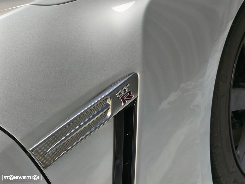 Nissan GT-R - 27