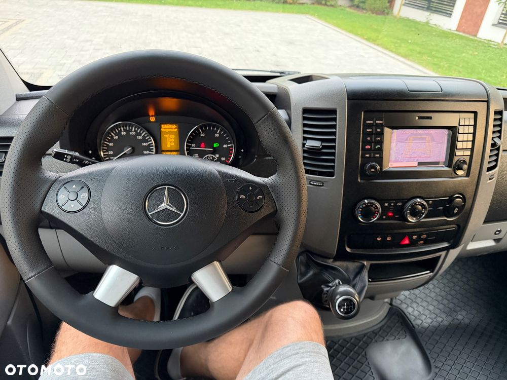 Mercedes-Benz Sprinter - 32