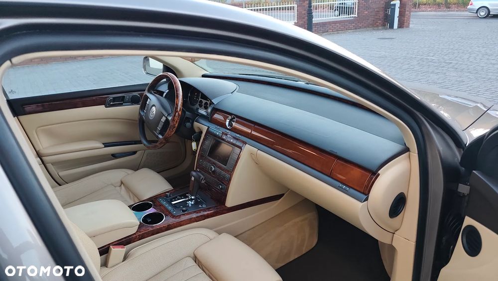 Volkswagen Phaeton 3.0 V6 TDI DPF 4MOTION langer Radstand (5 Sitzer) - 32