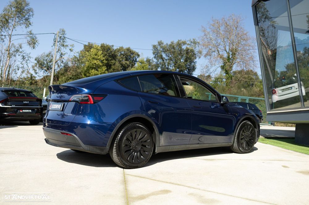 Tesla Model Y Long Range Dual Motor AWD - 6