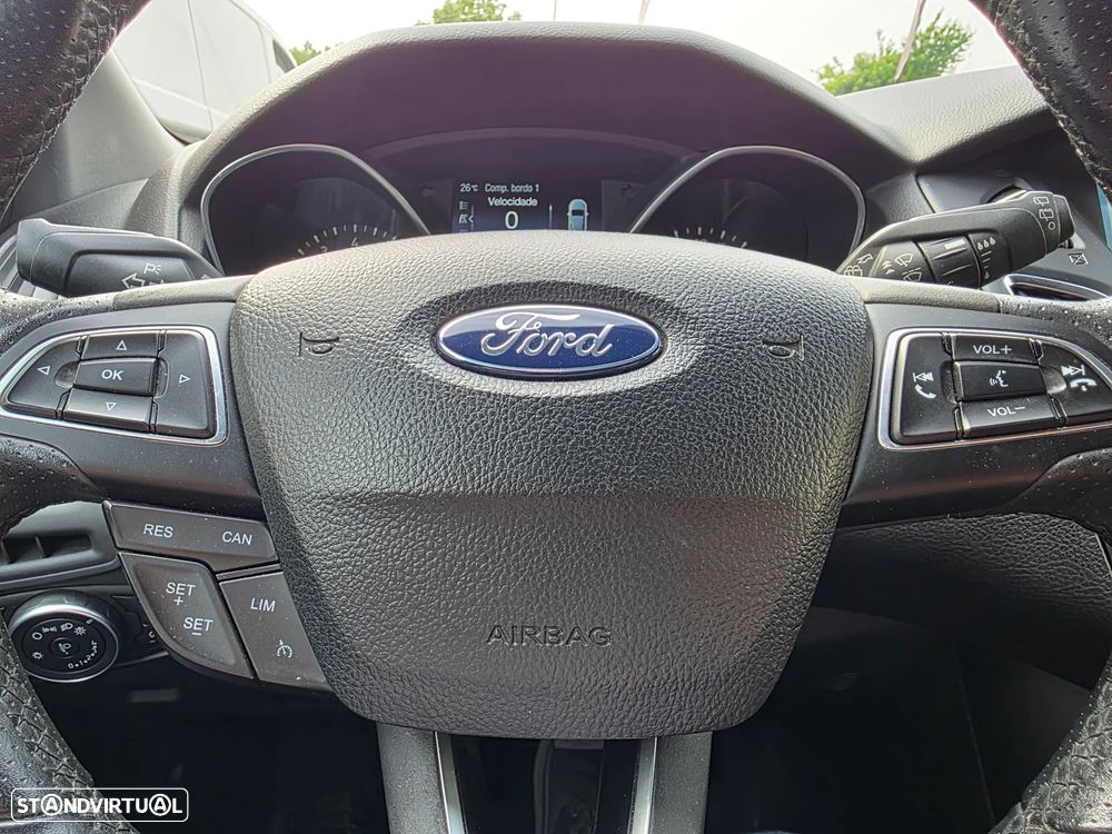 Ford Focus 1.0 EcoBoost MHEV ST-Line - 11