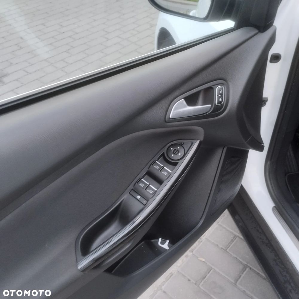Ford Focus 2.0 TDCi Titanium ASS - 19