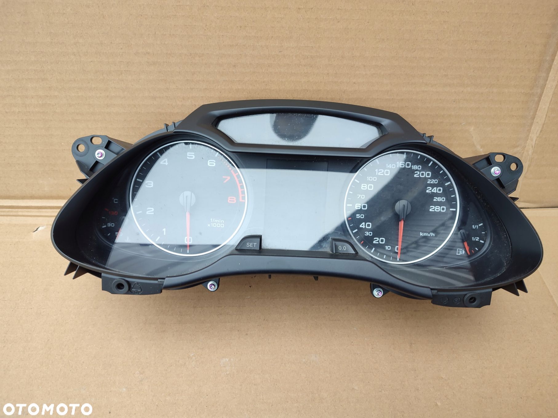 Licznik zegary AUDI A4 B8 3.2FSI EUROPA 8K0920930A ORYGINAŁ - 1