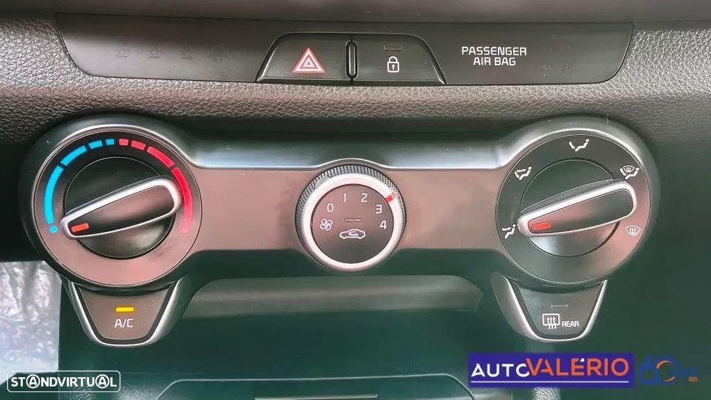 Kia Stonic 1.2 Move — fotografia 26