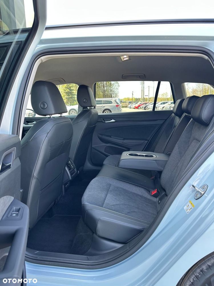 Volkswagen Golf Variant - 15