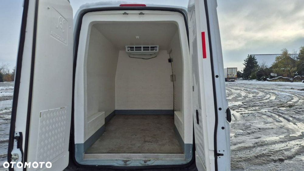 Mercedes-Benz Sprinter - 5