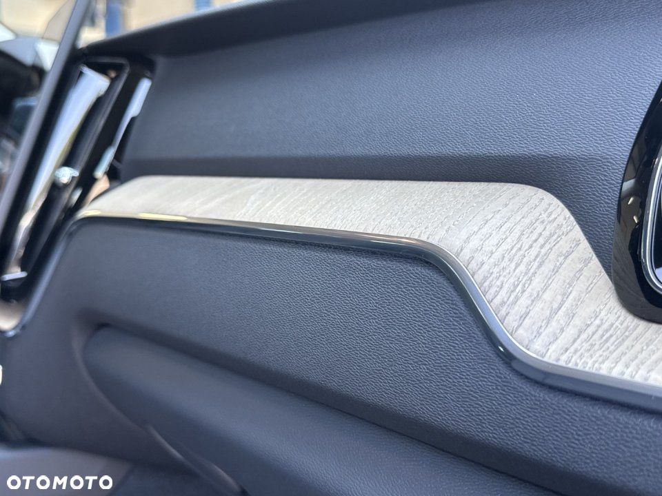 Volvo XC 60 - 32
