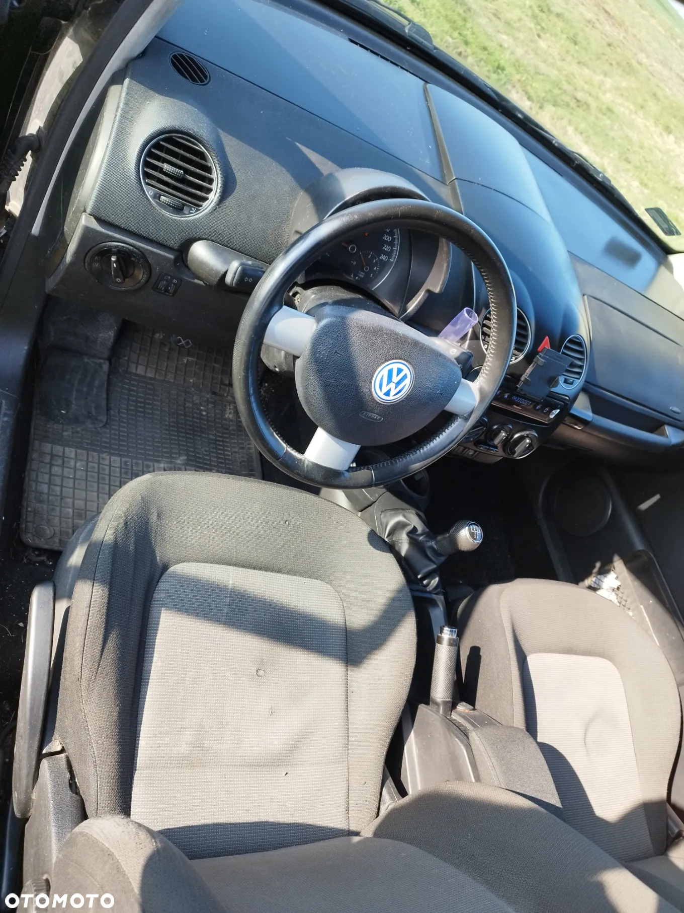 Volkswagen New Beetle - 7