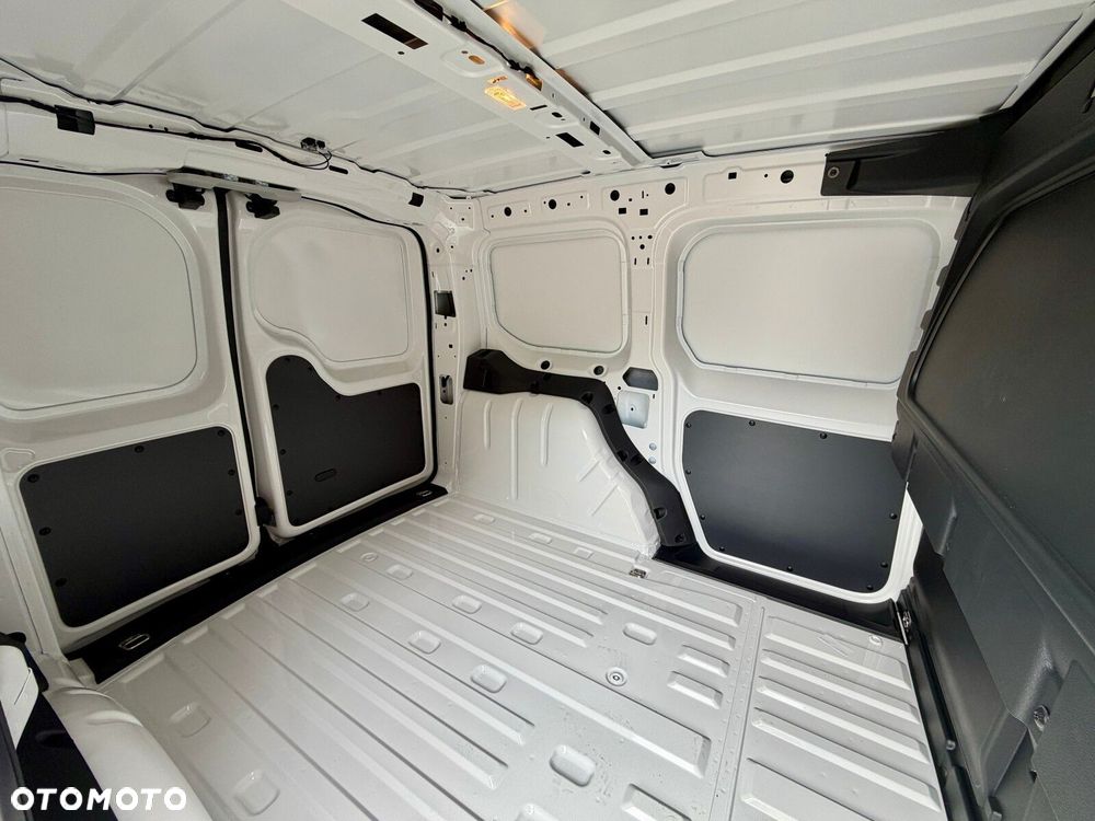 Volkswagen Caddy Cargo silnik: 2,0 l TDI EU6 SCR  75 kW skrzynia biegów: manualna 6 -biegowa rozstaw osi: 2755 mm - 15