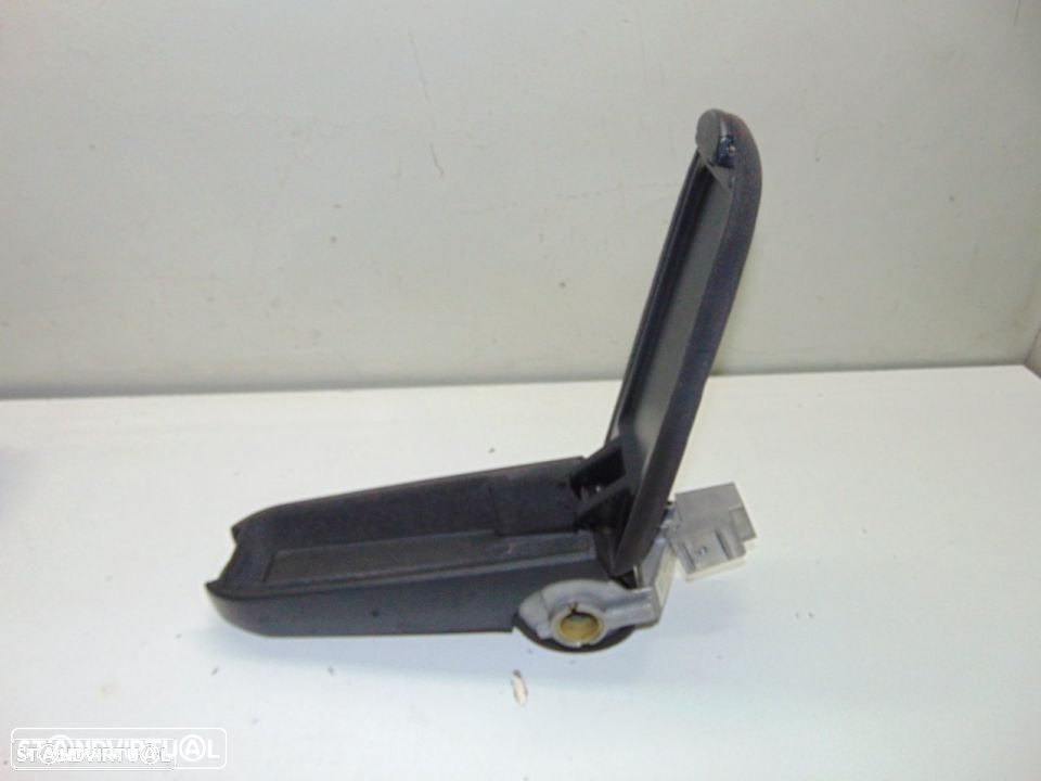 VW Golf IV - apoio de braço - 3