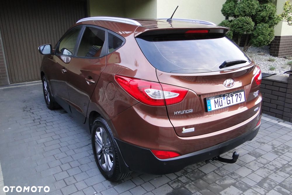 Hyundai ix35 2.0 CRDi 4WD Fifa World Cup Gold Edition - 4